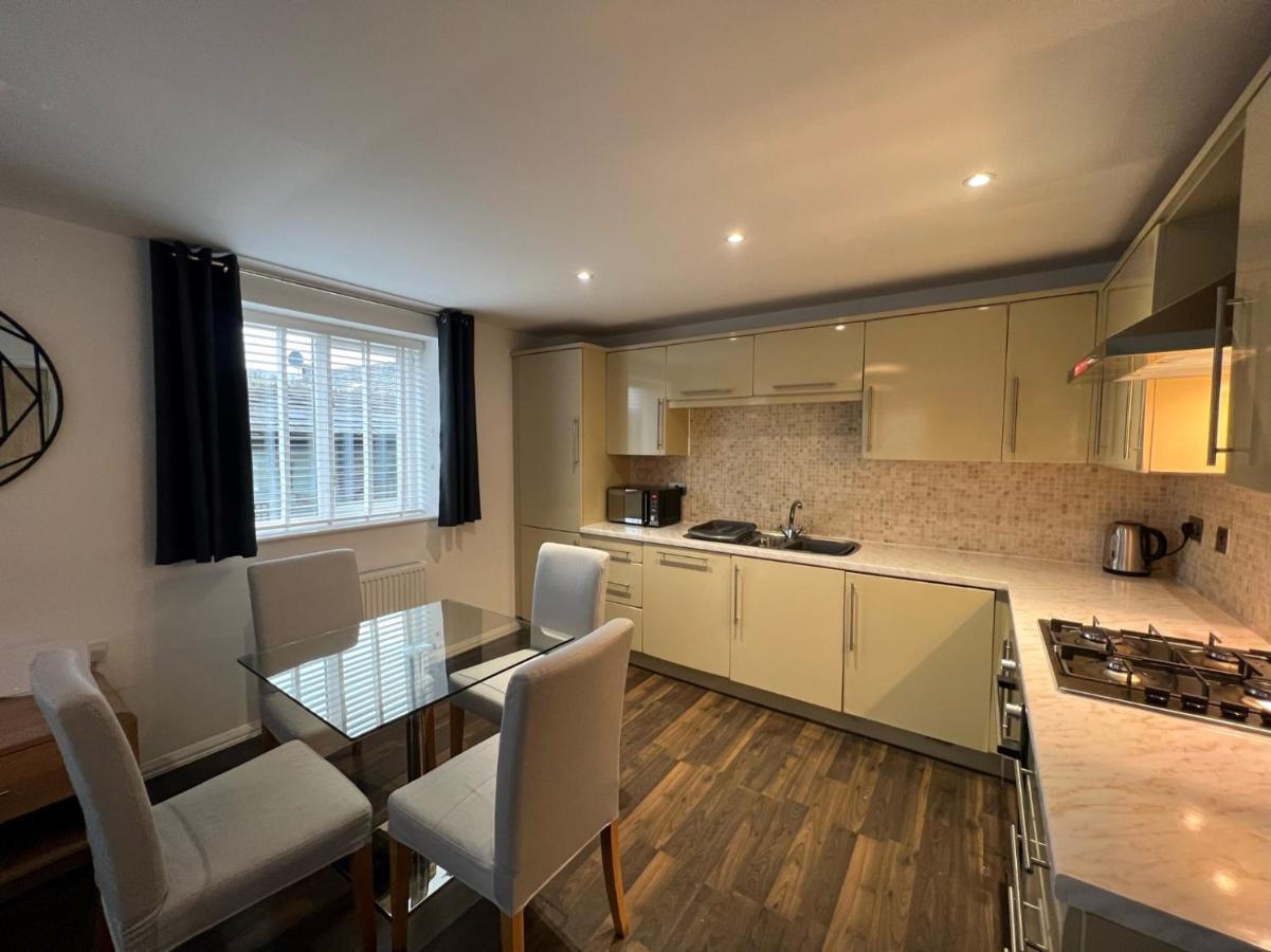 116 The Pond House Apartment โฮล์มเฟิร์ธ ภายนอก รูปภาพ