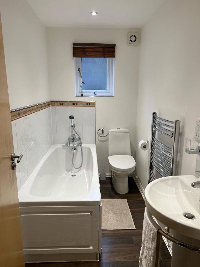 116 The Pond House Apartment โฮล์มเฟิร์ธ ภายนอก รูปภาพ