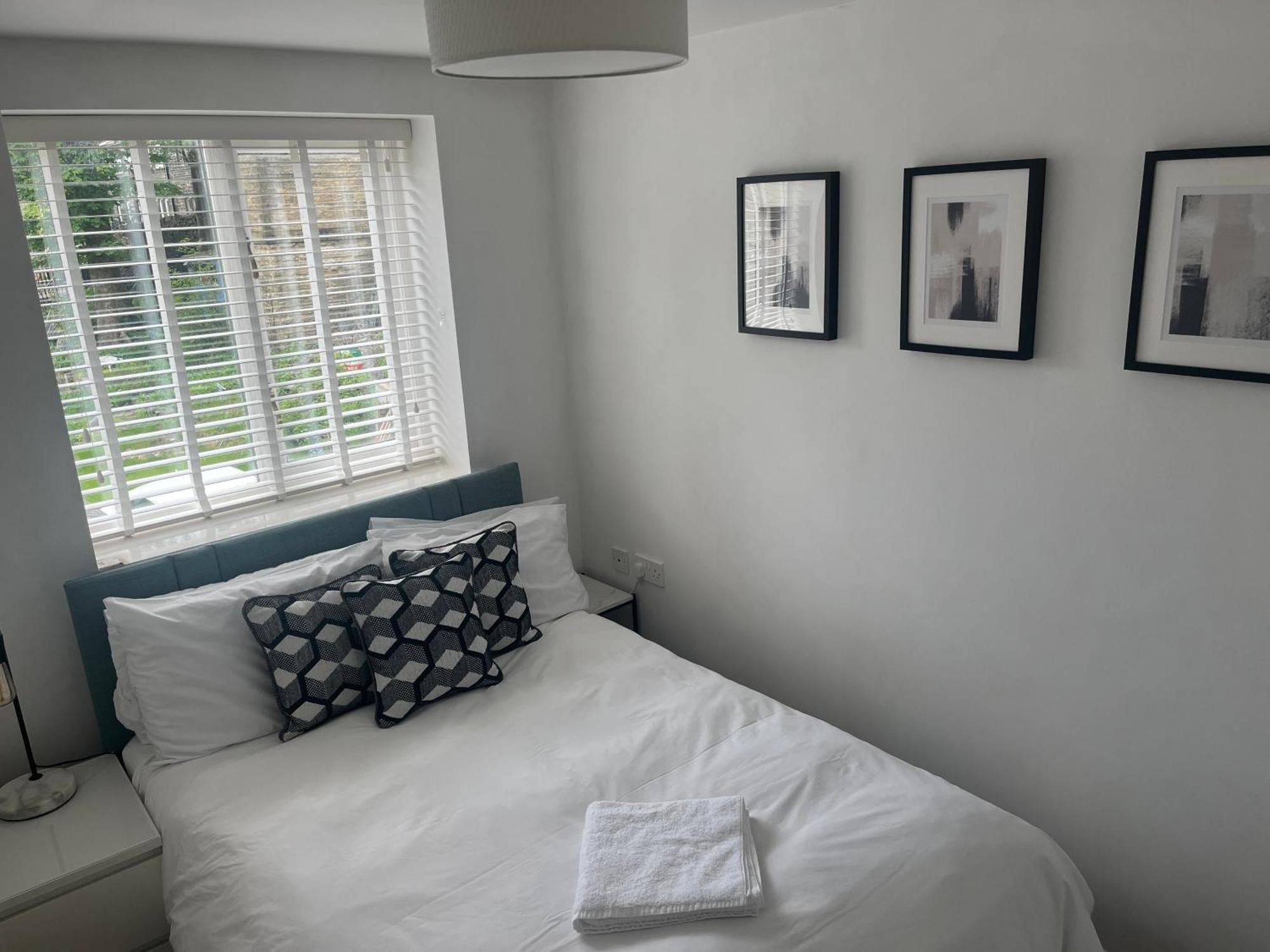 116 The Pond House Apartment โฮล์มเฟิร์ธ ภายนอก รูปภาพ
