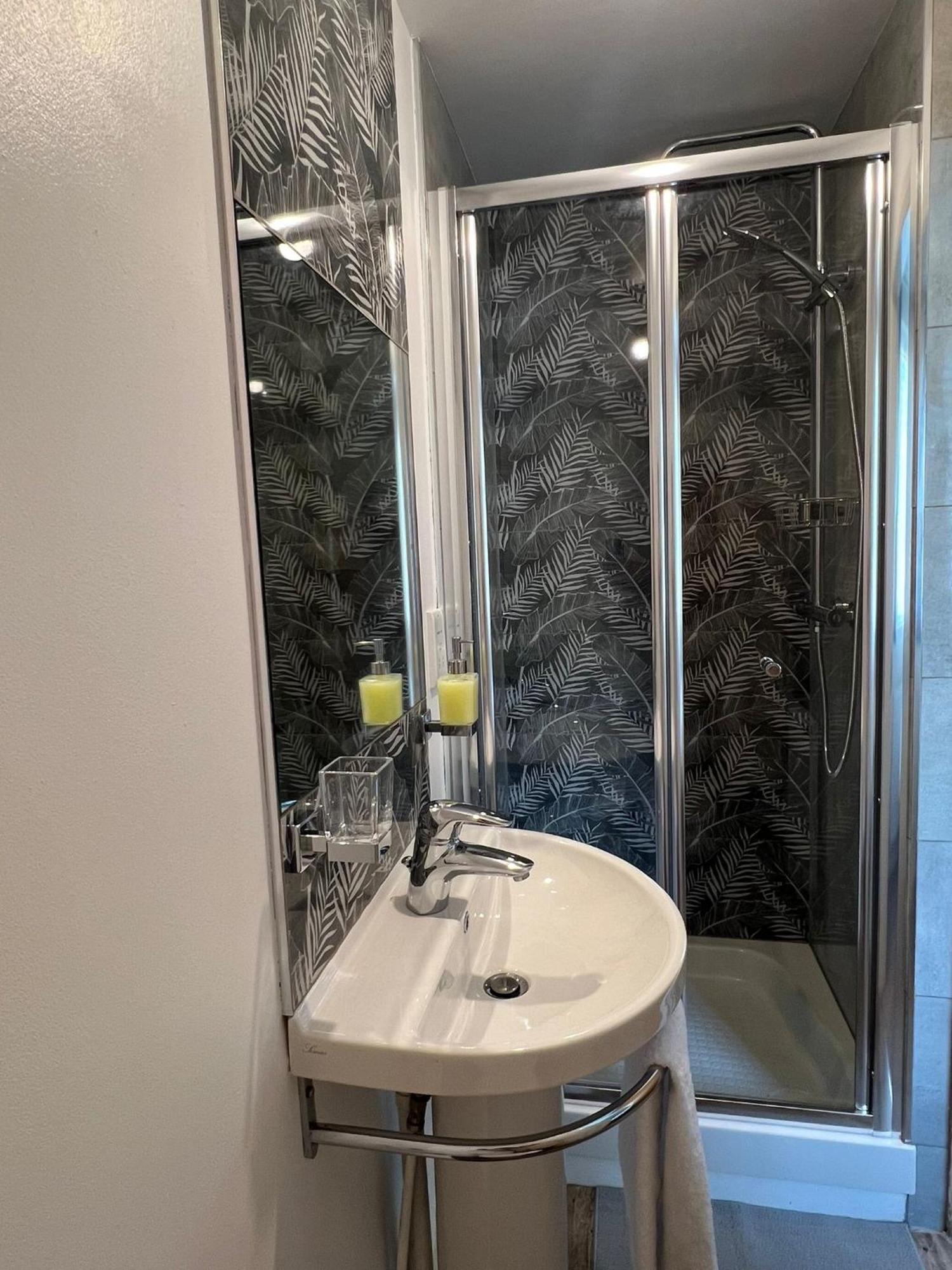 116 The Pond House Apartment โฮล์มเฟิร์ธ ภายนอก รูปภาพ